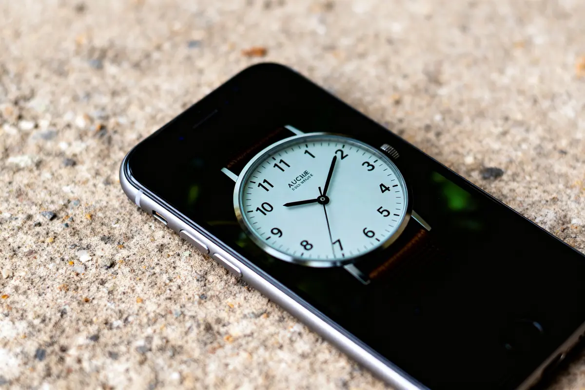 Guide des heures miroirs : Signification, messages et secrets